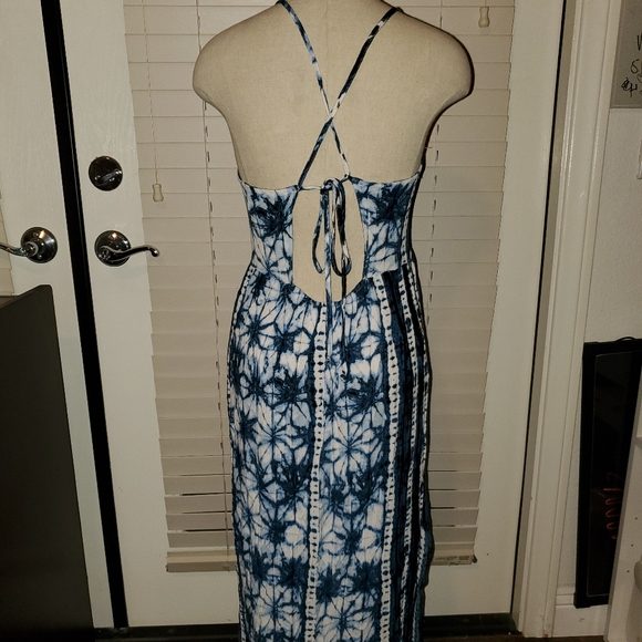 Dress - Picture 2 of 5